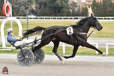 Firenze martedì, VIRTUALE vs UNA BELLA GAR nel clou